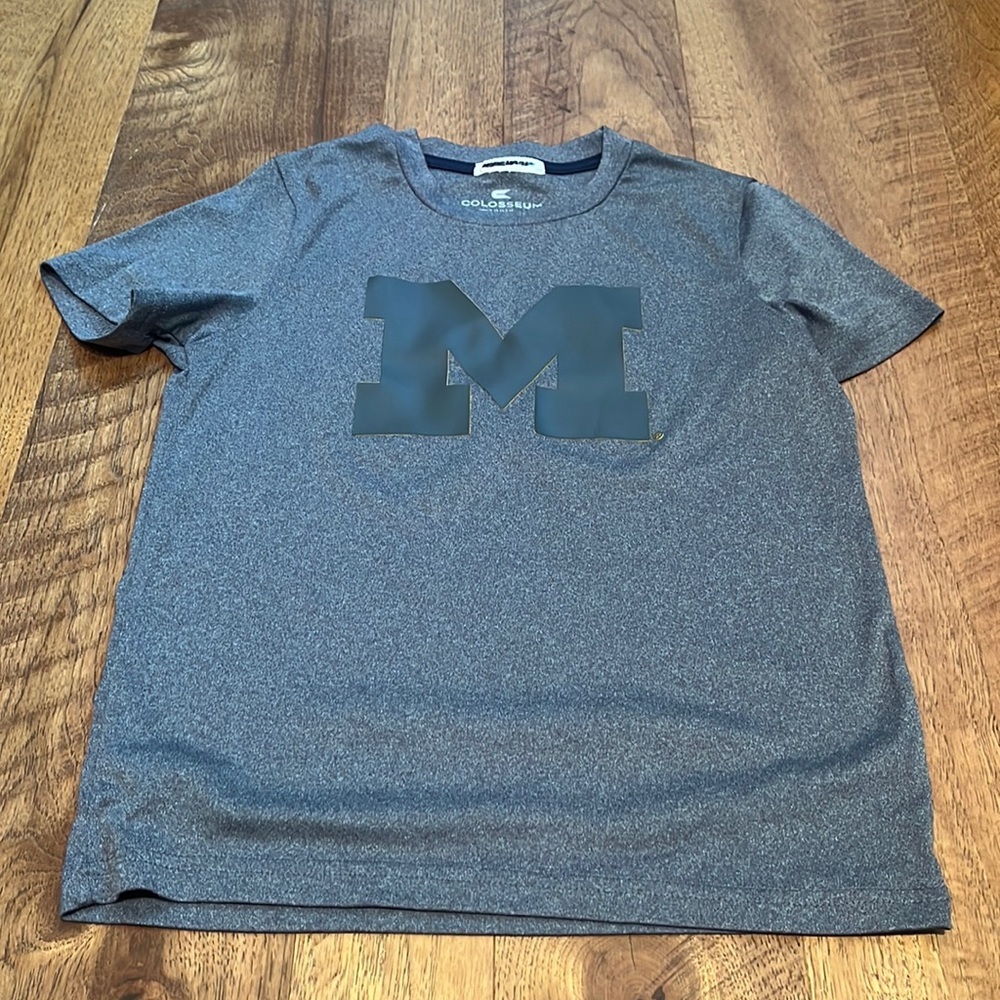 Colosseum Boy’s Grey Michigan Tee Size M (12-14)
